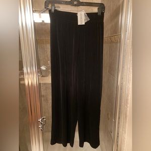 New! Chicos Travelers Pant Capris with embroidered pocket.